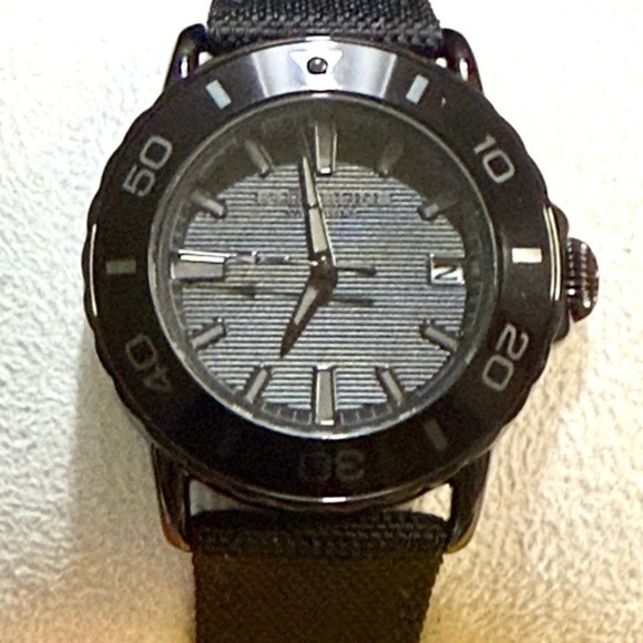 Stuhrling AquaDiver Date Designer Sport Men's Watch - Picture 3 of 8